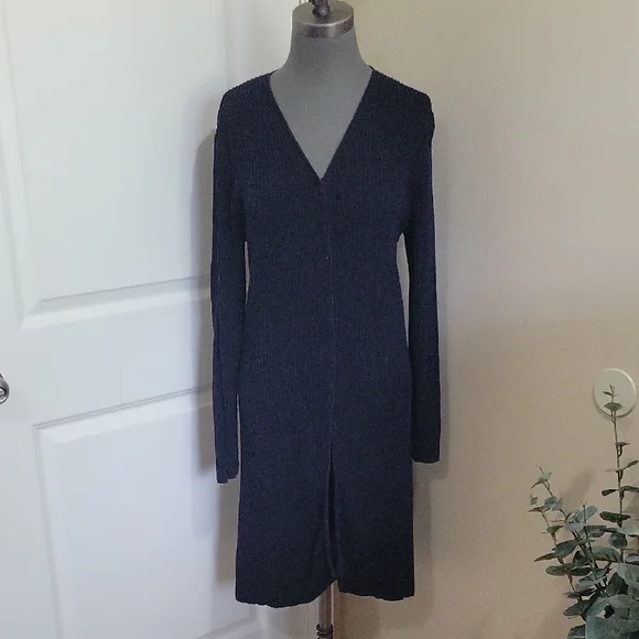 Chic Long Sleeve Black Dress - Picture 1 of 5